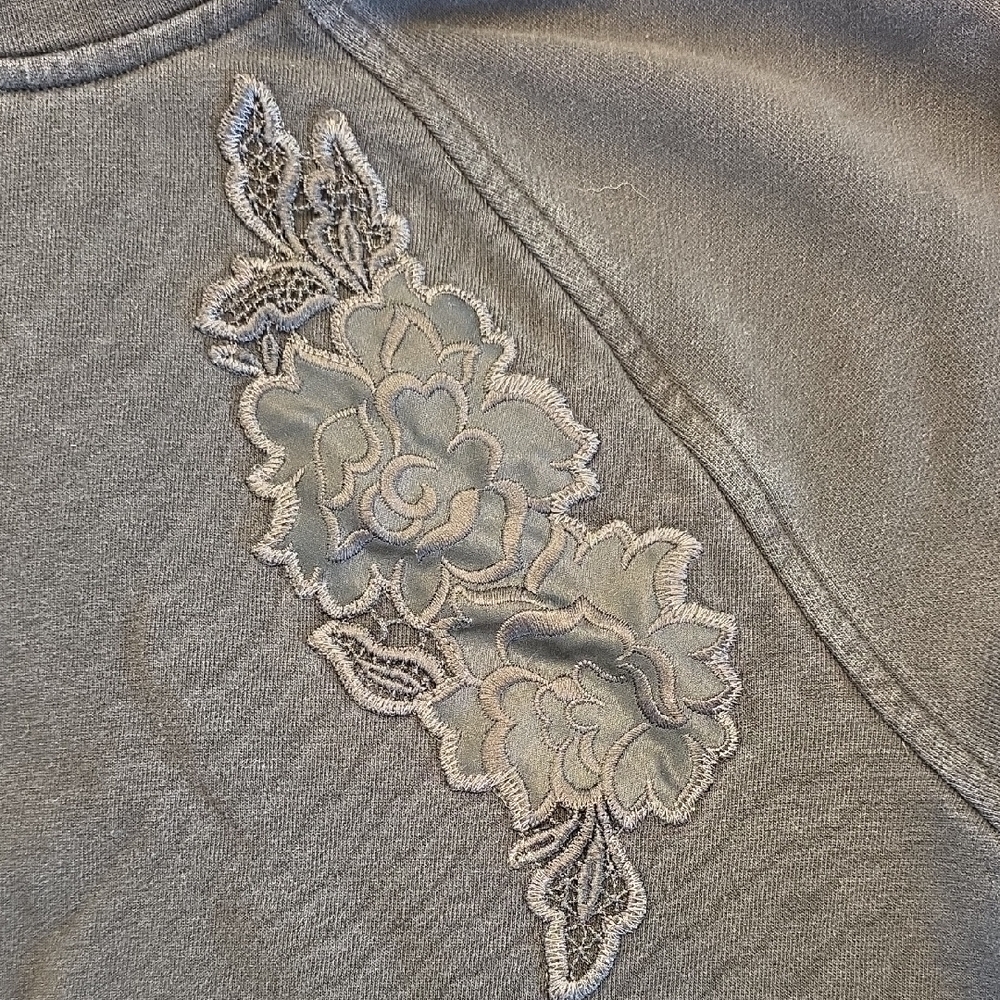 Lululemon Black Lace Sweatshirt - Picture 6 of 11